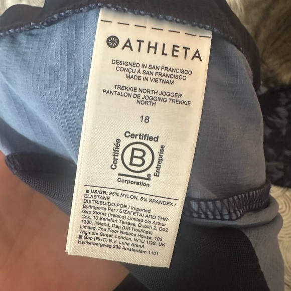 Athleta Blue Floral Print Trekkie North HighRise QuickDry UPF50+ Joggers NWOT 18 - Picture 11 of 16